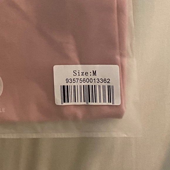 Saski Collection Tank Top - Picture 5 of 5